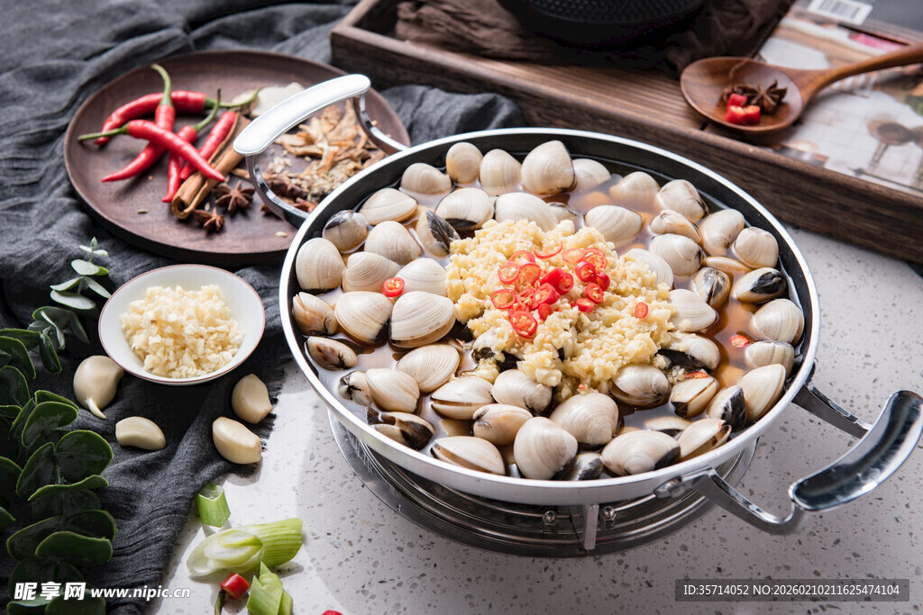 鲜香蛤蜊锅美味诱人