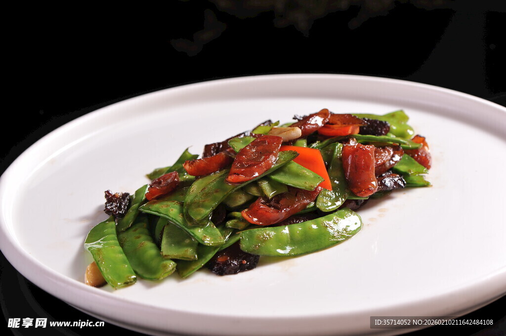 扁豆炒肉摆盘精美