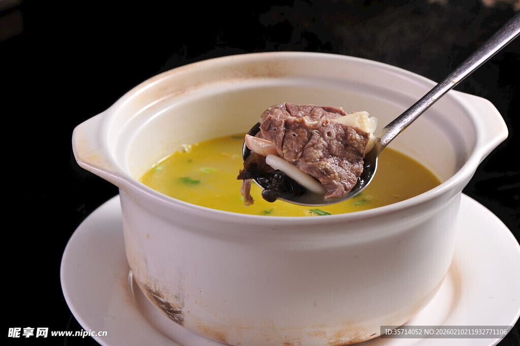 滋补肚肺汤 香浓好滋味