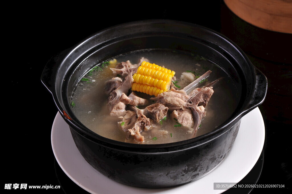 滋补排骨玉米汤锅