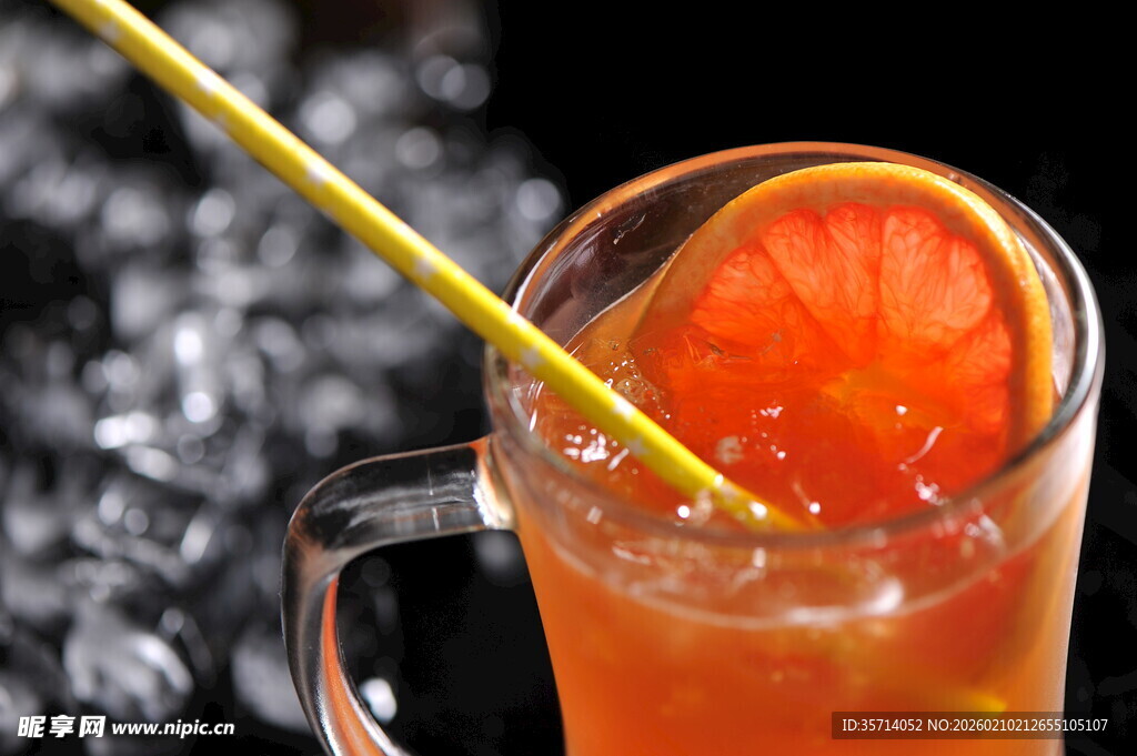 西柚冰饮清爽沁心