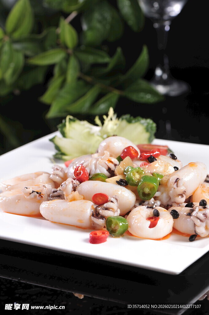 美味海鲜拼盘色彩诱人