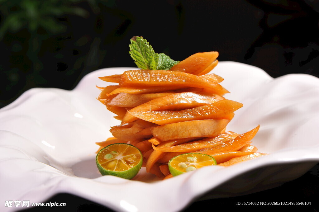 美味酱腌萝卜堆叠摆盘