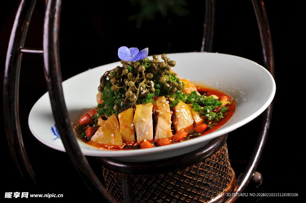 美味凉拌鸡鲜香诱人