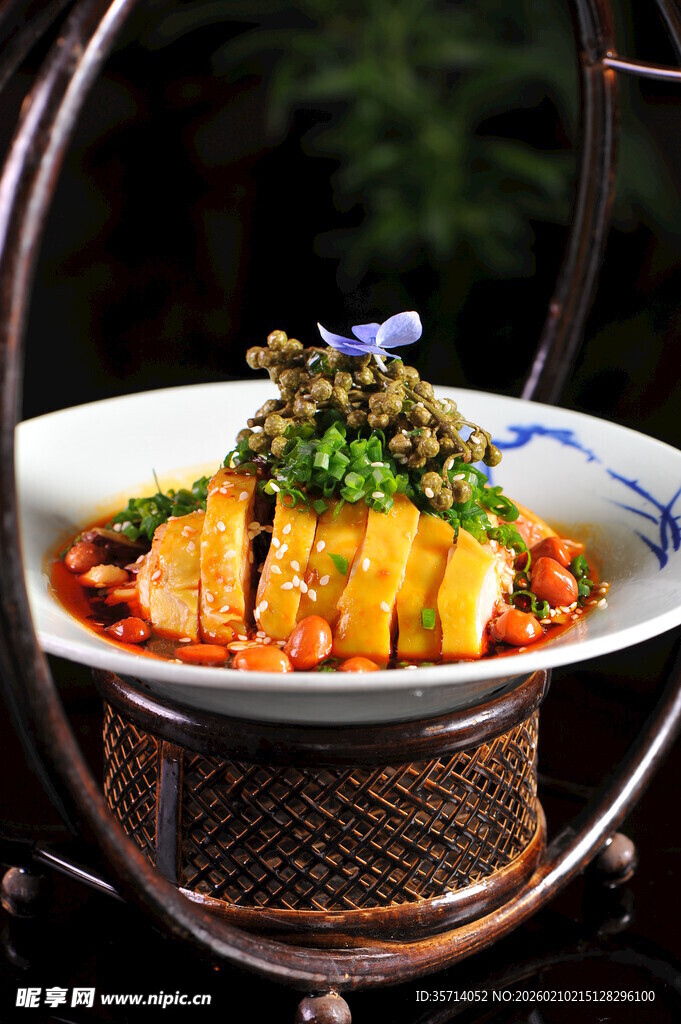 美味凉拌鸡色泽诱人