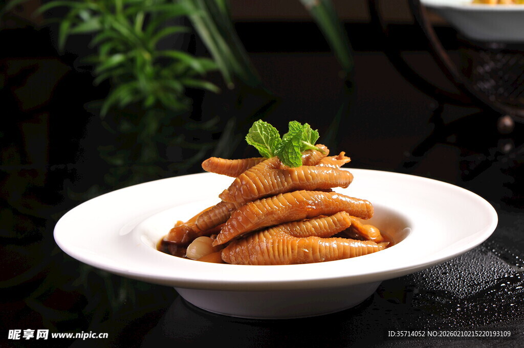 美味卤鸡爪鲜香诱人