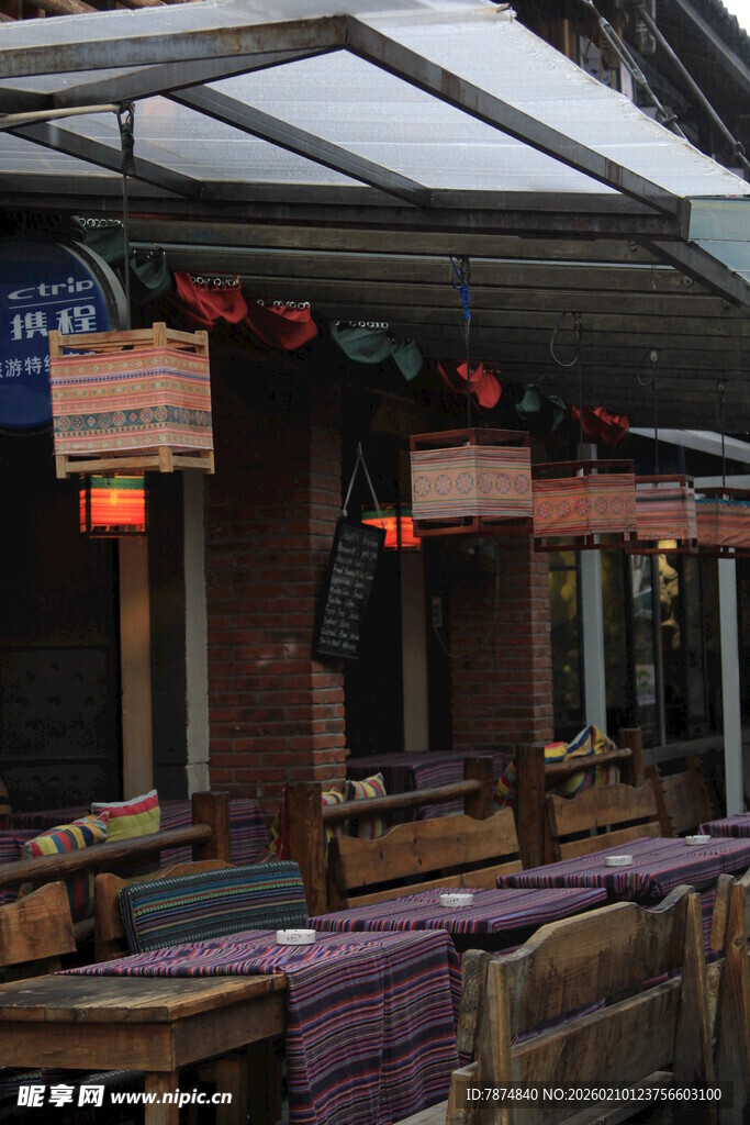 户外休闲餐饮区场景