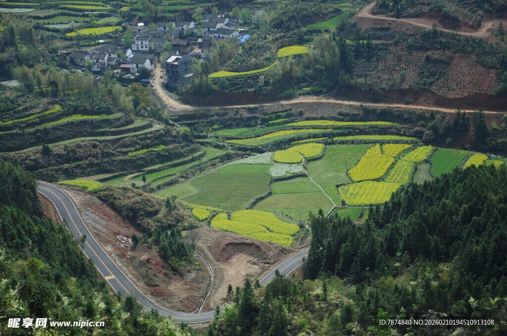 婺源山间梯田村落美景