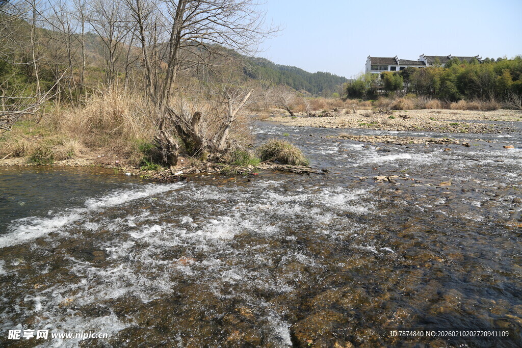 婺源山间溪流潺潺 自然景致