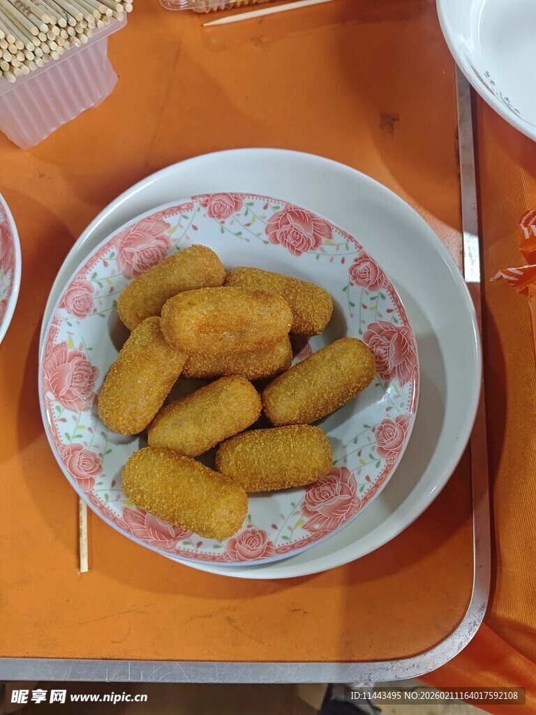 盘中美味炸物