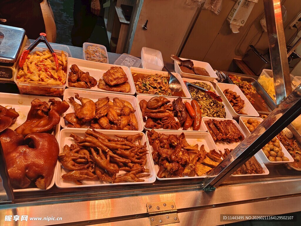 多样美味熟食陈列展示