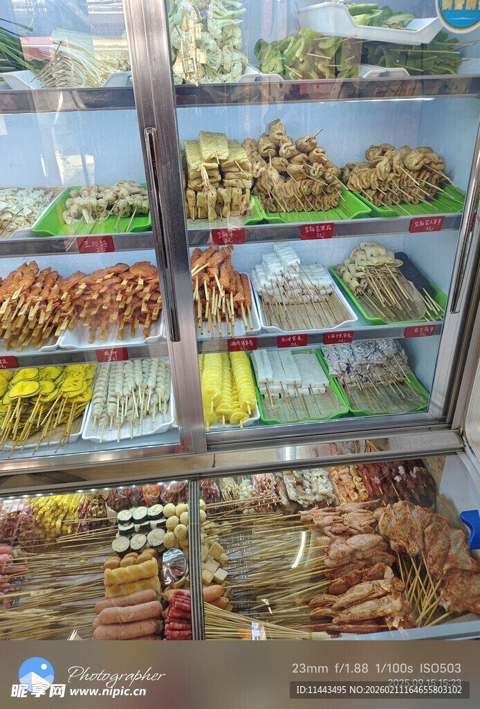 多样美味卤味陈列展示