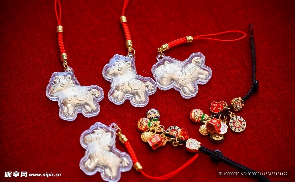 精美中式银质生肖挂饰