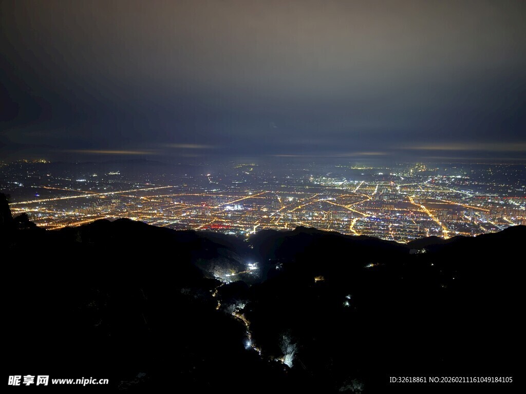 泰山城市夜景俯瞰