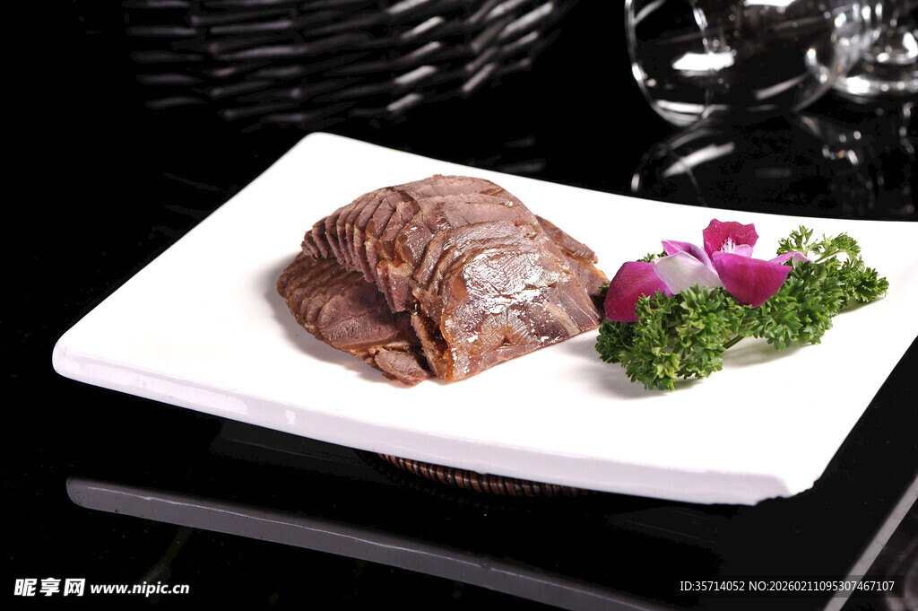 美味牛肉摆盘精致