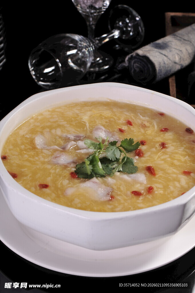 鲜香鱼肚羹美味诱人