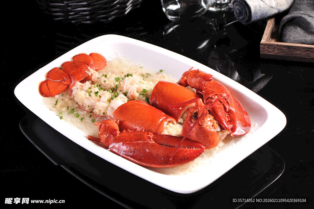 美味龙虾摆盘