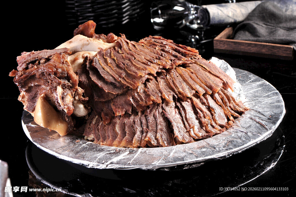 美味酱牛肉肉质纹理诱人