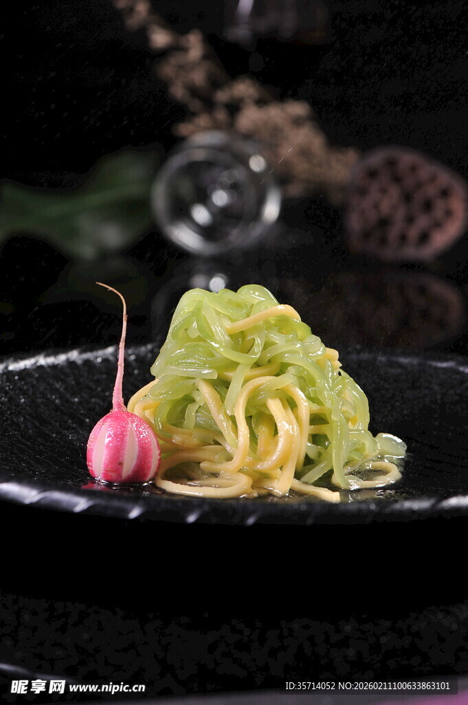 精致凉拌菜莴苣丝