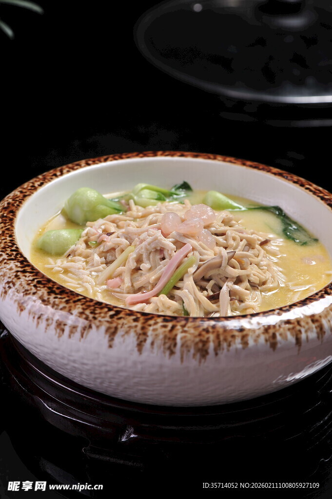 鲜香百叶丝蔬菜汤