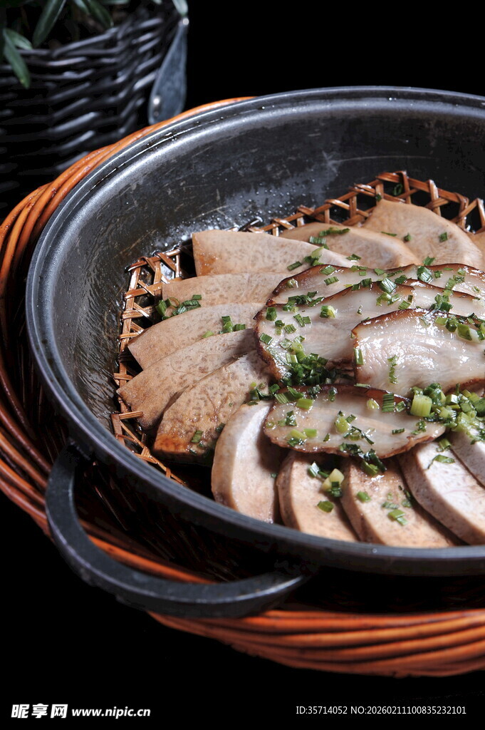 美味砂锅香芋肉片