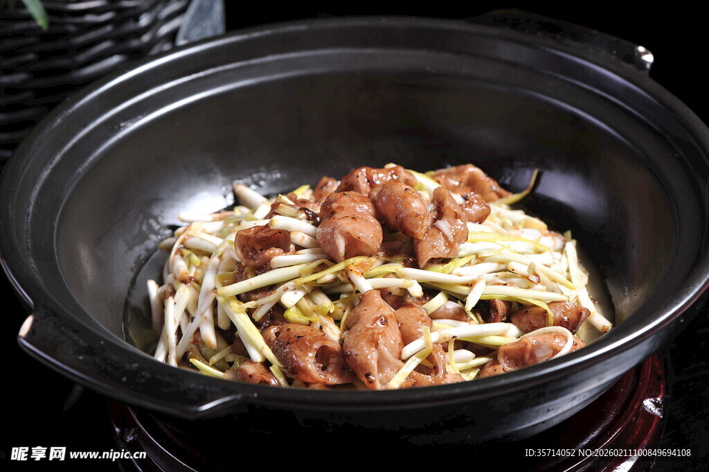 砂锅美味排骨蔬菜料理