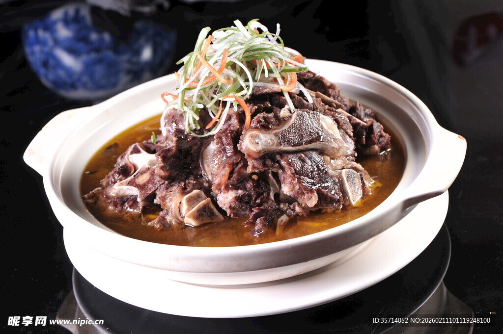 暖身莽子牛骨烧锅