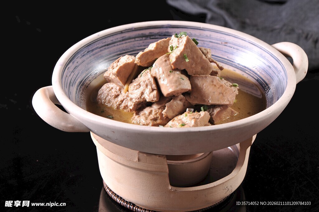 瓦罐炖豆腐