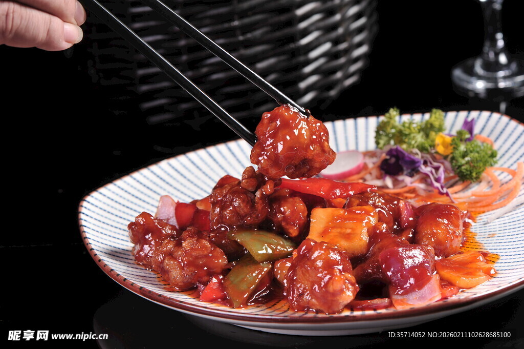 美味糖醋排骨摆盘精致