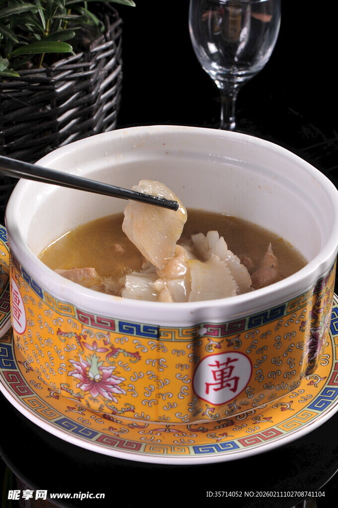 中式精美碗装滋补汤品