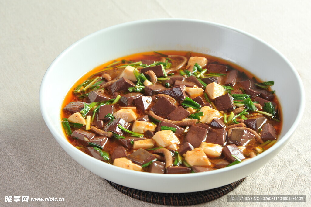 美味香菇炖鸡煲