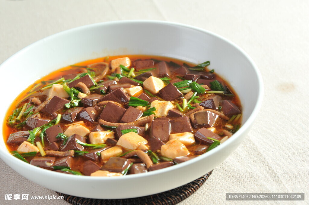 香辣鸭血豆腐煲