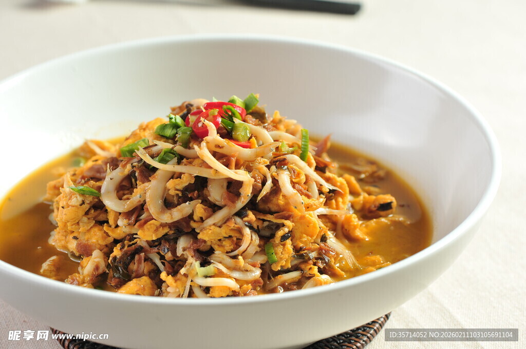 鲜香可口的杂菌煲