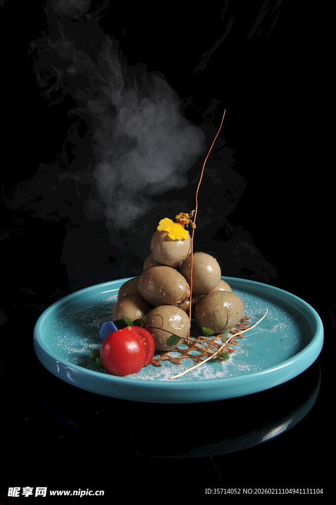 创意摆盘的美味鸡蛋