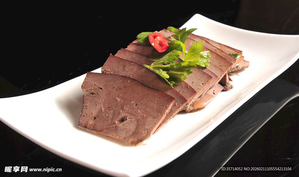 美味卤牛舌摆盘精致