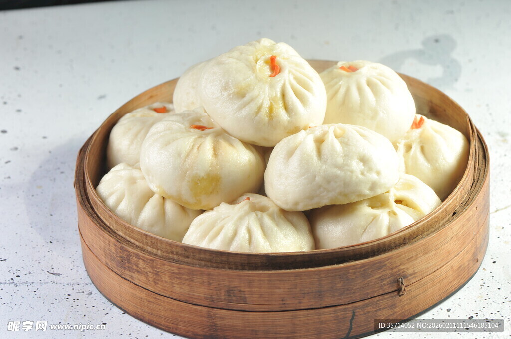 竹笼里的美味鲜肉包子