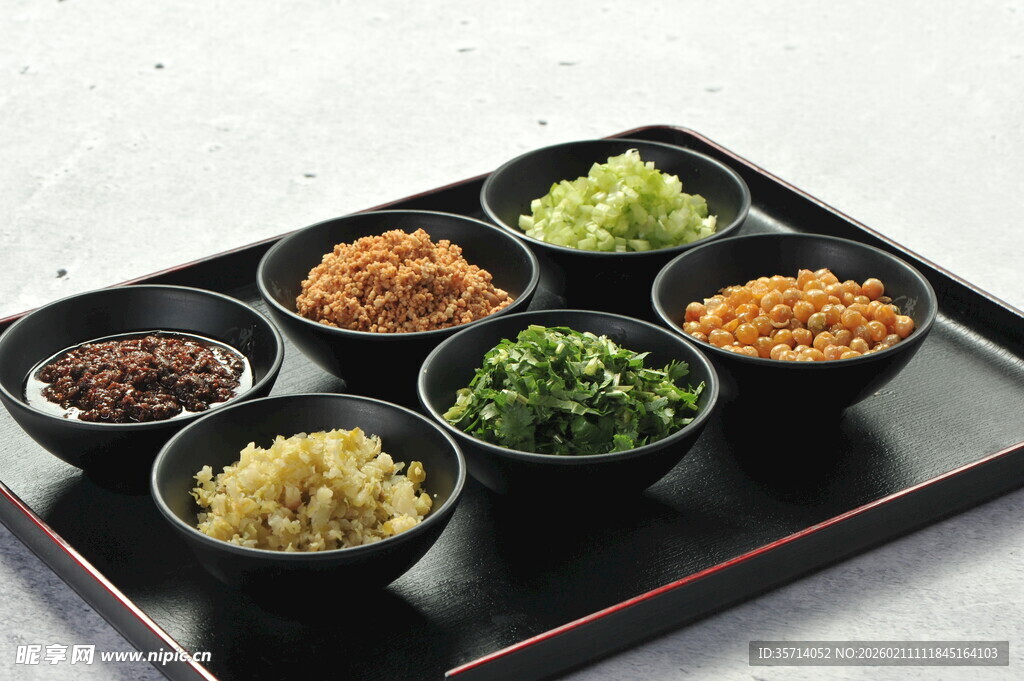 多样调料配菜组合