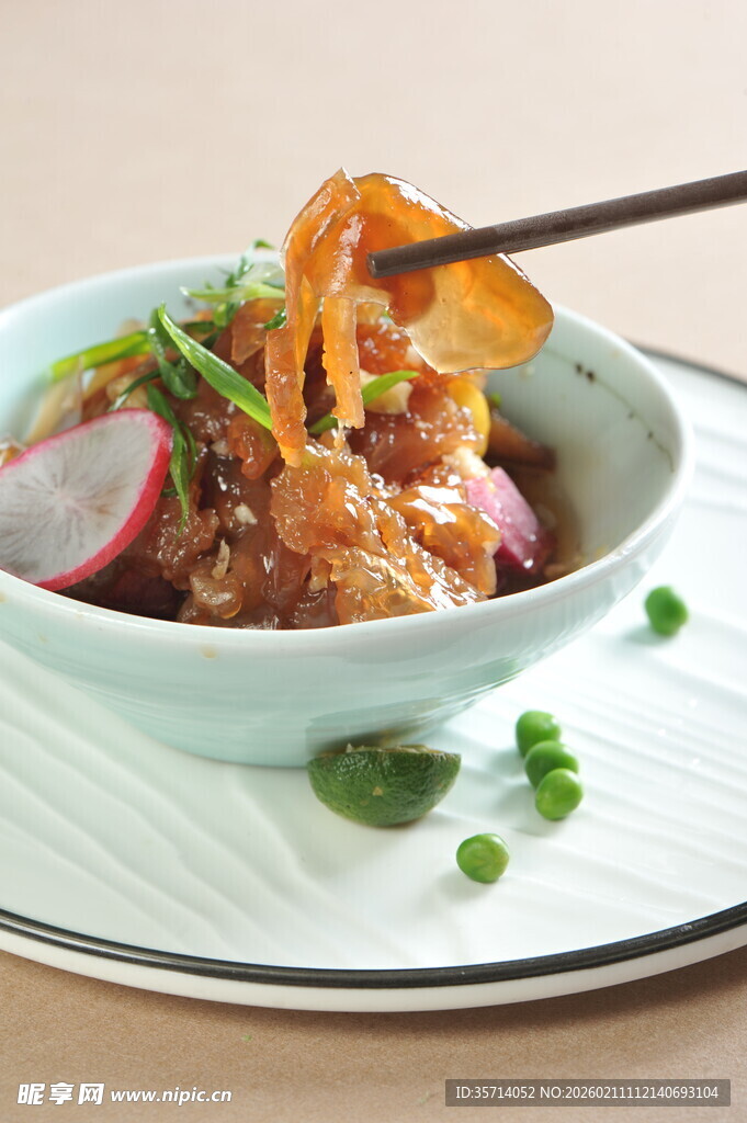 海蜇 筷子夹起瞬间