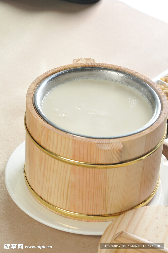 竹制蒸笼中的豆腐花