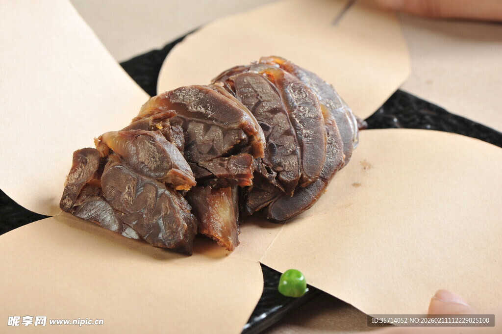 美味切开的特色卤味牛肉