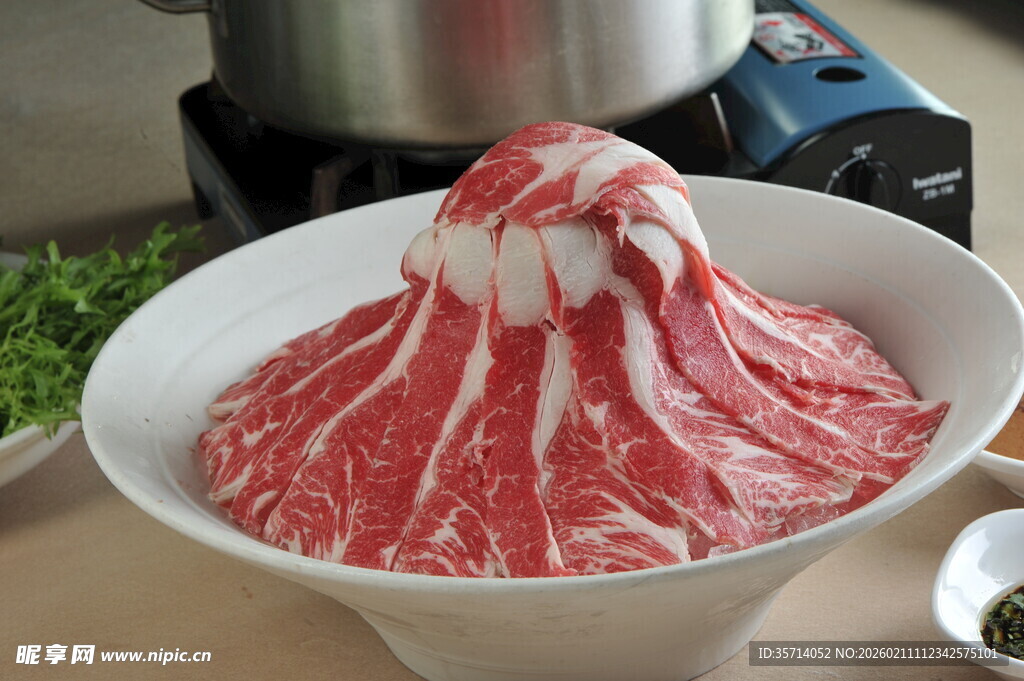 新鲜雪花肥牛满满一大碗