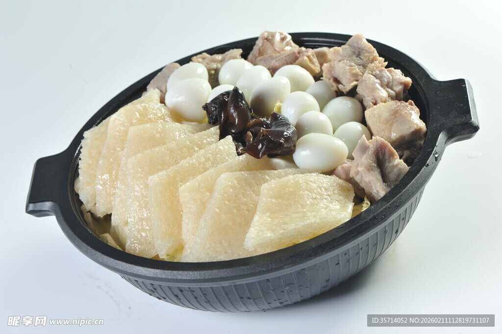 农家肉皮排骨煲