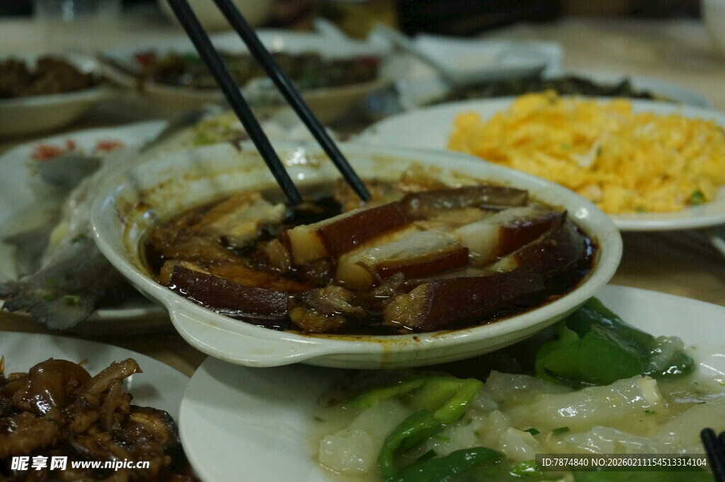 丰盛中式菜肴美食组合