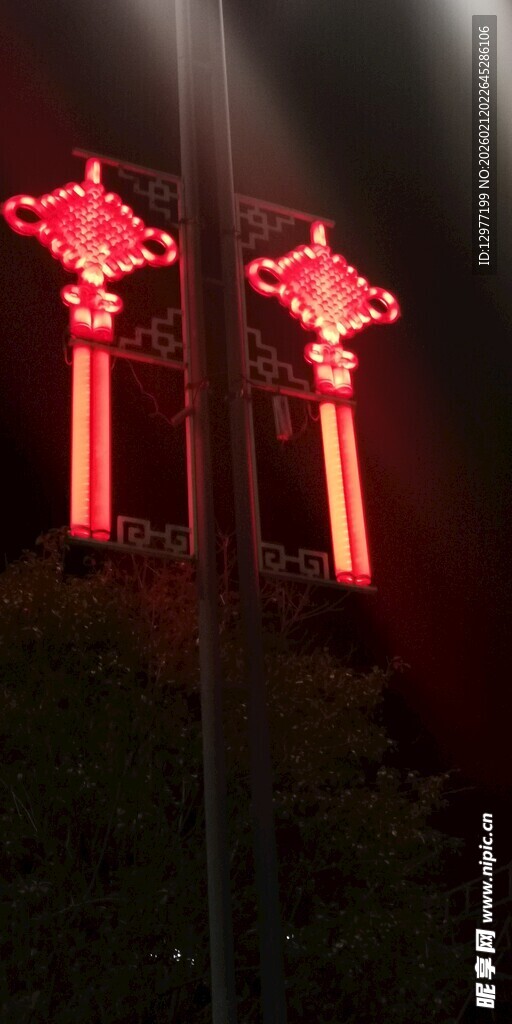 夜晚红色中式景观灯