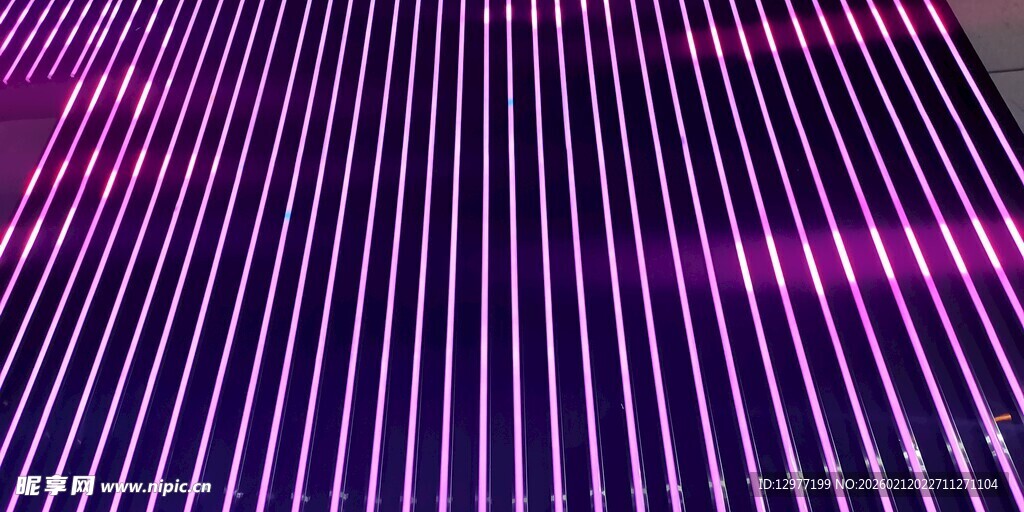 紫色线条动感抽象背景