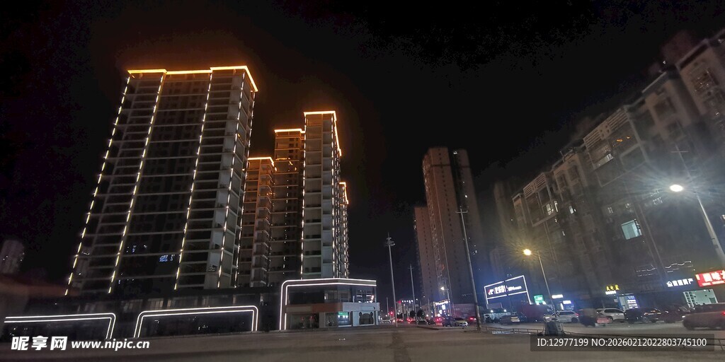 城市璀璨夜景高楼林立