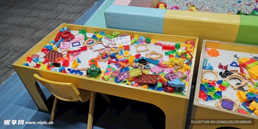 儿童积木桌 多彩积木世界