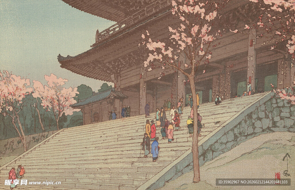 古建前赏樱的人群