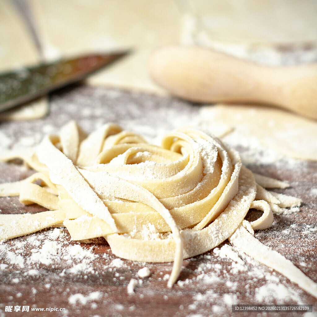 手工制作的新鲜意大利面