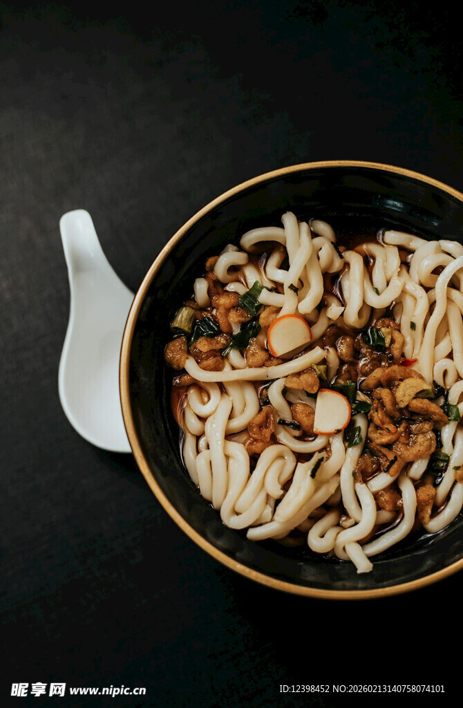 美味菌菇炒面